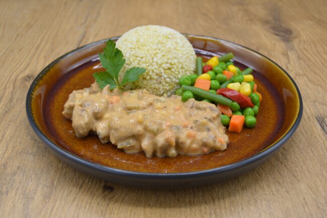 (c) Albrechthof_Rindergeschnetzeltes mit Bulgur
