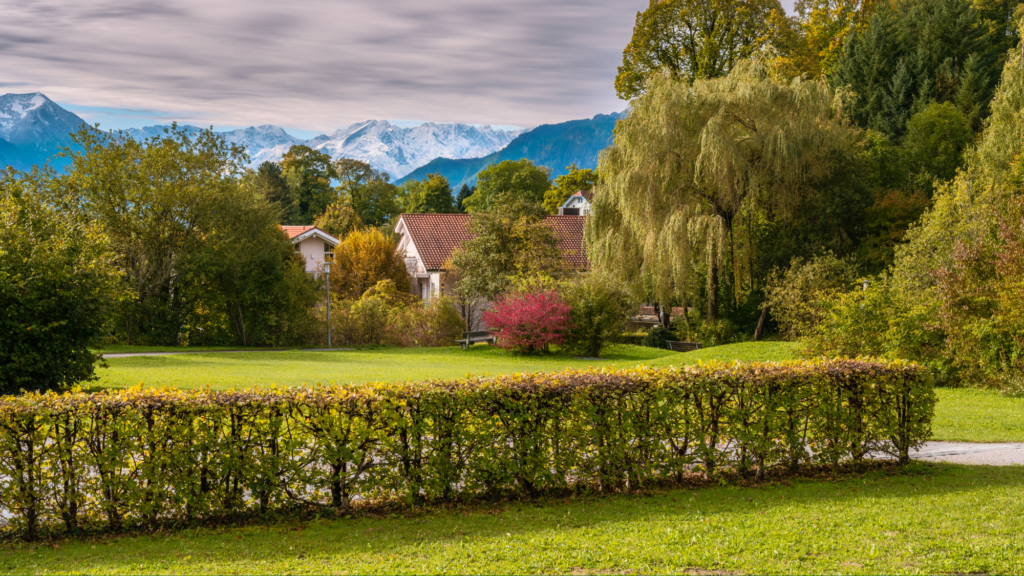 Blick vom Murnauer KulturPark in Richtung Wettersteingebirge