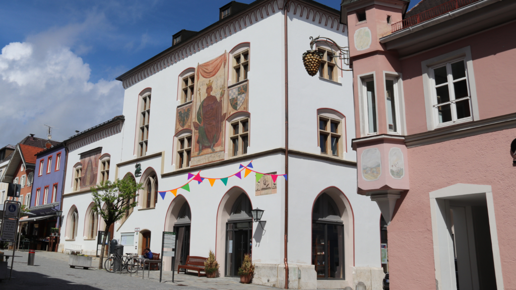 Außenansicht des Murnauer Rathauses