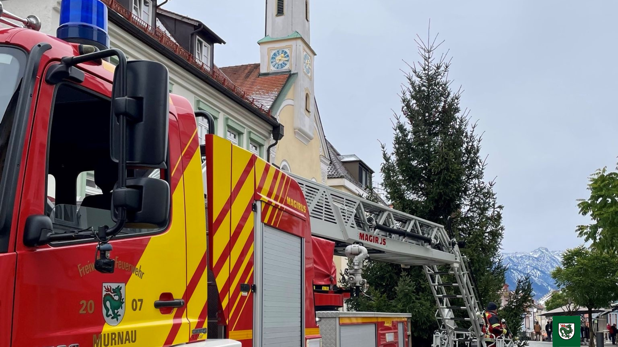 Christbaumaufbau in der Fußgängerzone