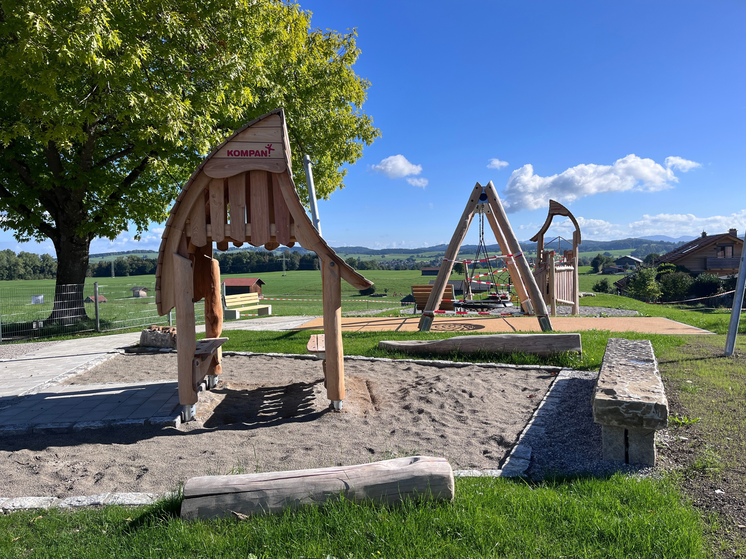 Blick auf die Inklusive Spiel- und Begegnungsstätte Längenfeldweg